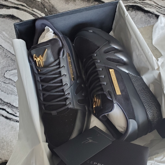 Meet your Posher, Ross - Picture 5 of 10